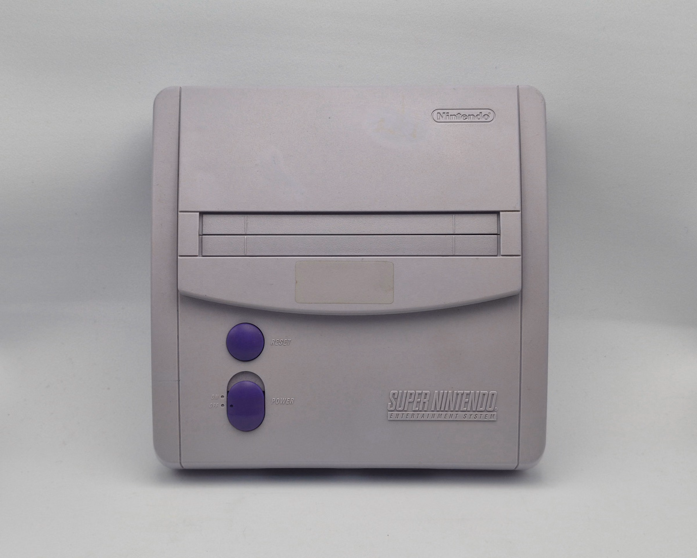 Super Nintendo Entertainment System - SNES