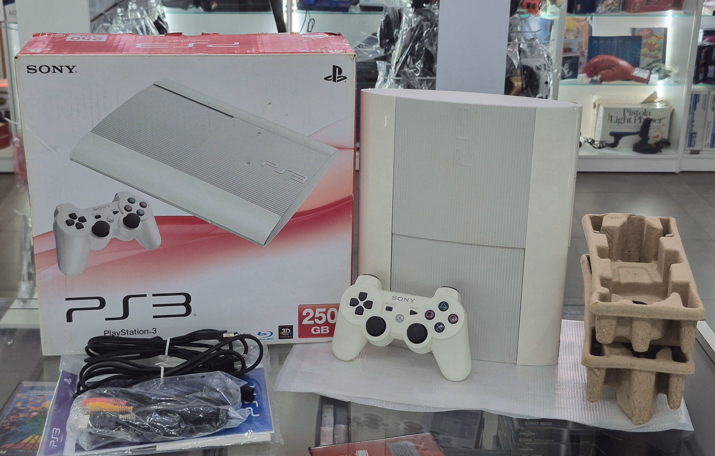 PlayStation 3 Super Slim Branco (250GB)